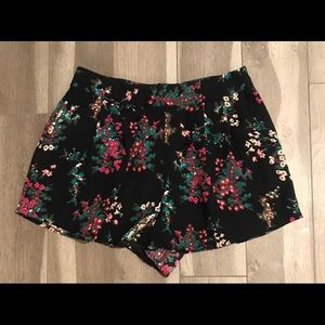 NWOT floral shorts